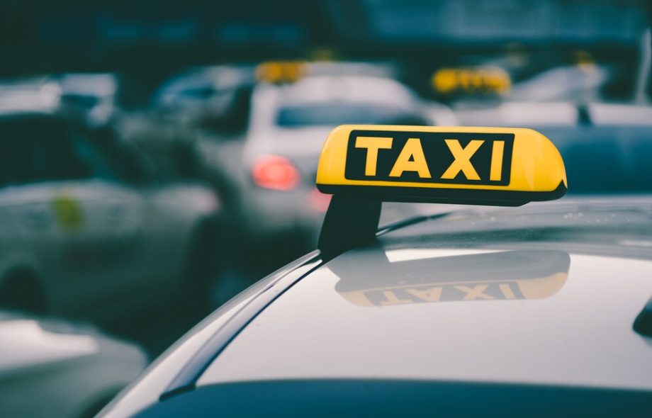 Taxi to Gatwick Airport